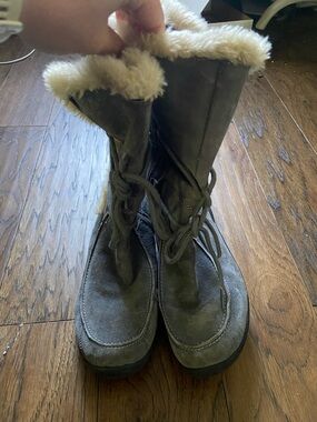 Earth Origins Gray Suede Lace-Up Fur-Trimmed Moccasin Boots
